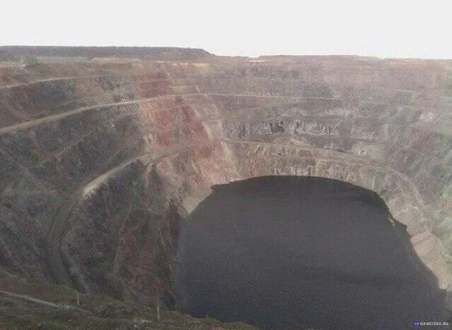 или упасть в карьер